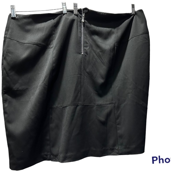Lane Bryant Lane Collection Black Skirt Plus Sz 28 NWOT - Picture 2 of 2